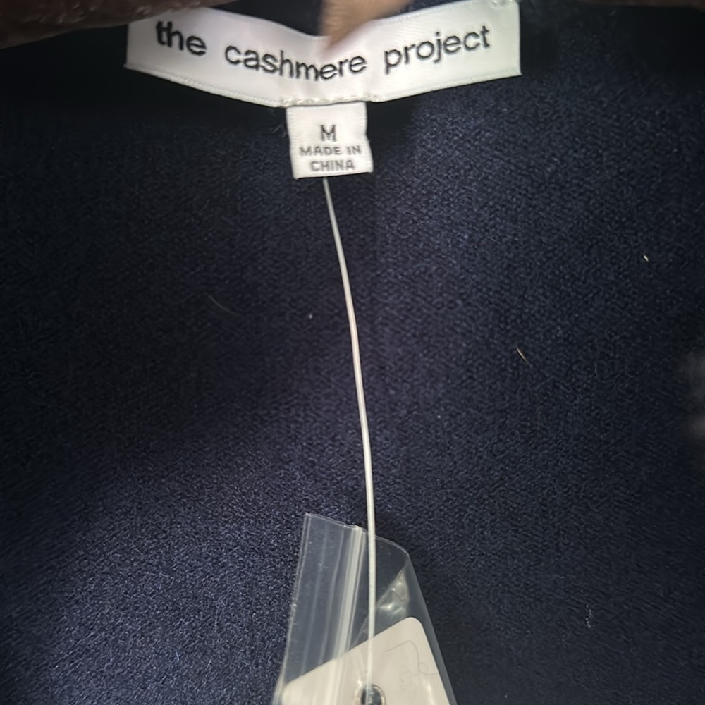 The cashmere project Navy zip up Sweater with  removable Faux Fur Collar - Picture 5 of 7